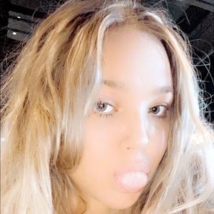 Meet your Posher, Alivia